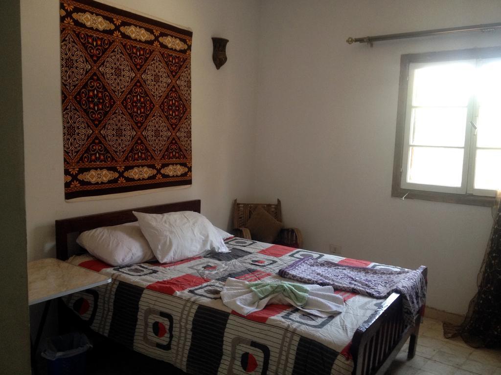 Pyramids Loft Homestay Kafrat al Jabal Bilik gambar